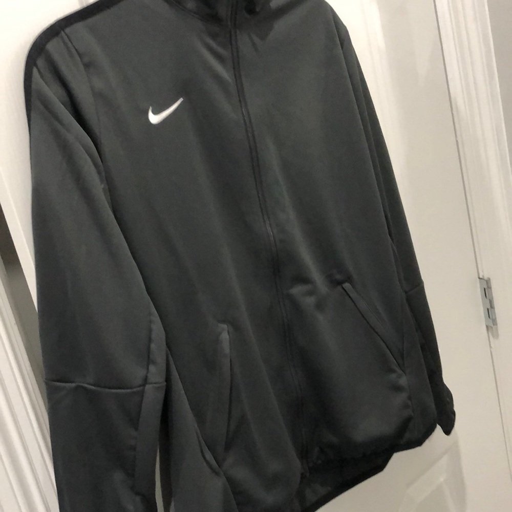 Nike Women's Size Large Thin Nike Running Sports Activewear jacket